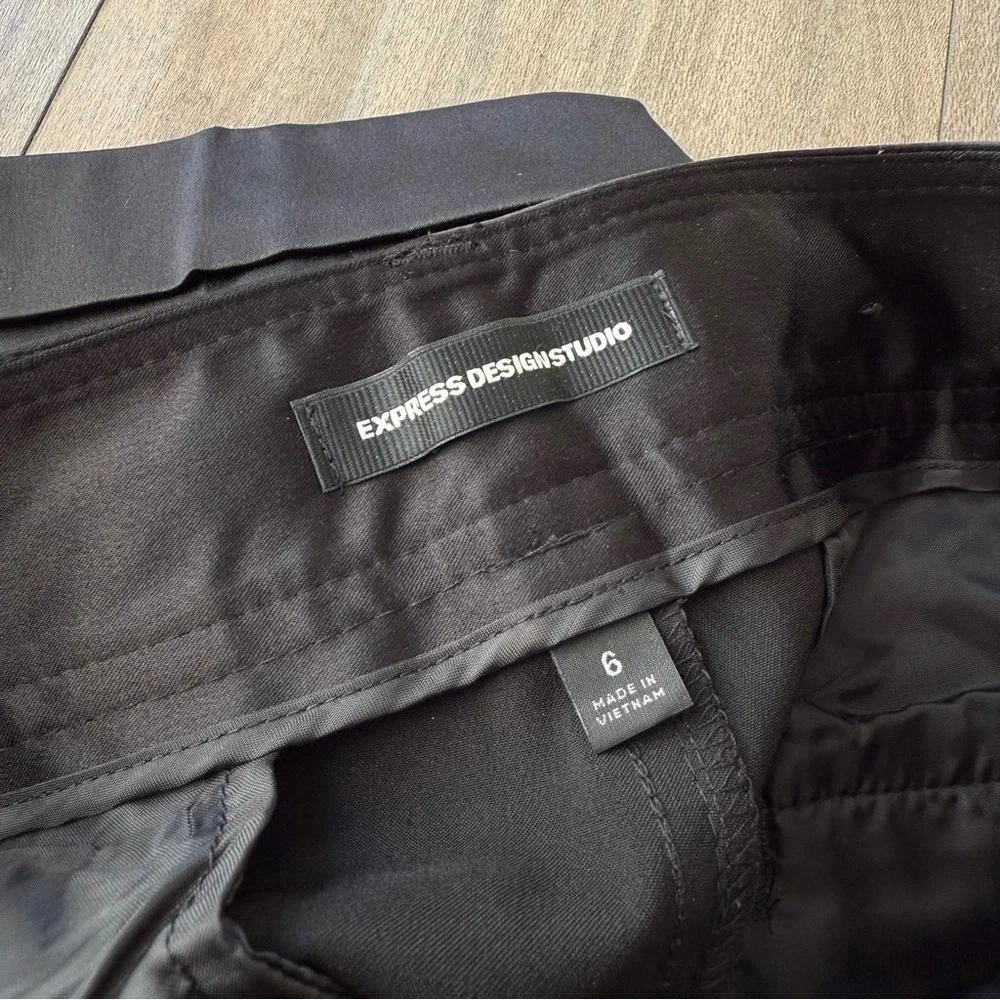 Vtg Y2K Express satin mini micro low rise shorts black size 6 - Picture 5 of 7